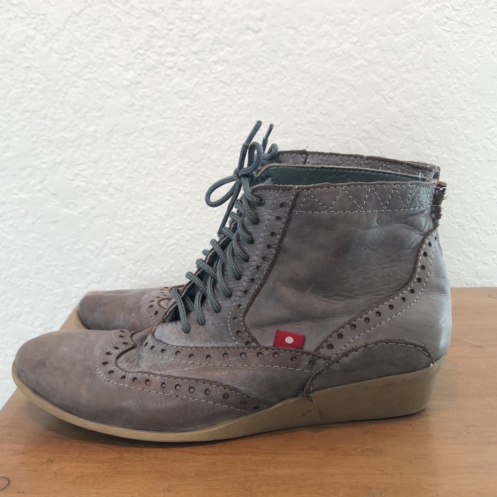 Oliberte Leather Wedge Lace Up Ankle Booties Size 40 taupe color